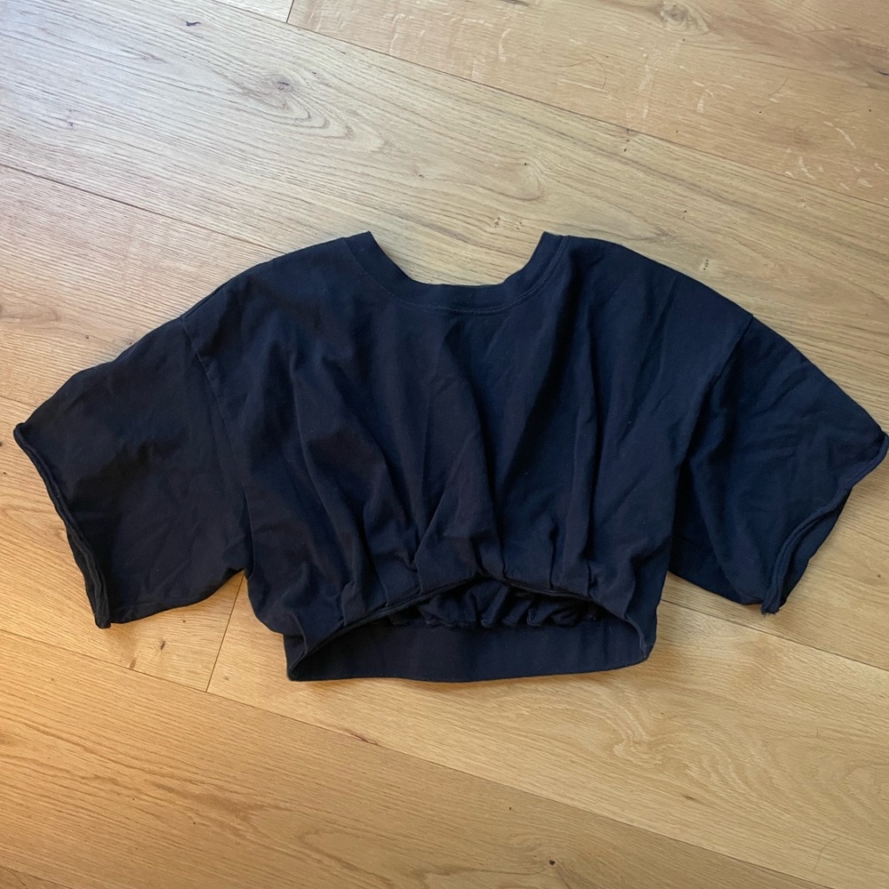 h:ours Black Cropped Top